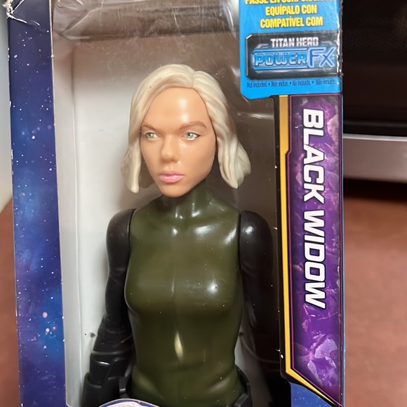 Marvel Infinity War Titan Hero Series Black Widow - Picture 2 of 4
